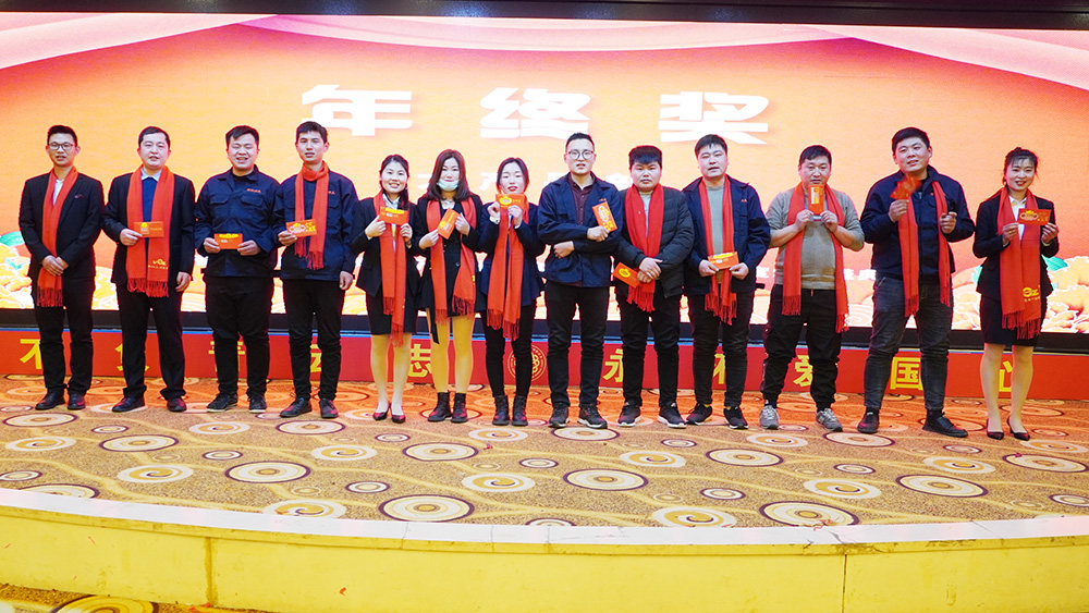 生產(chǎn)部合影留念 生產(chǎn)部合影留念